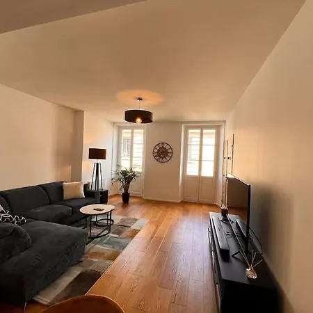 Beautiful In Center Apartment